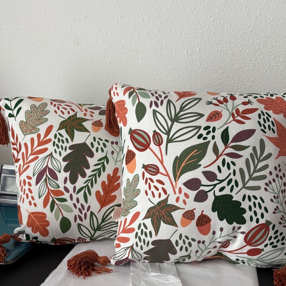 Target Leaf Pattern Throw Pillows with Tassels (2)  100% cotton
